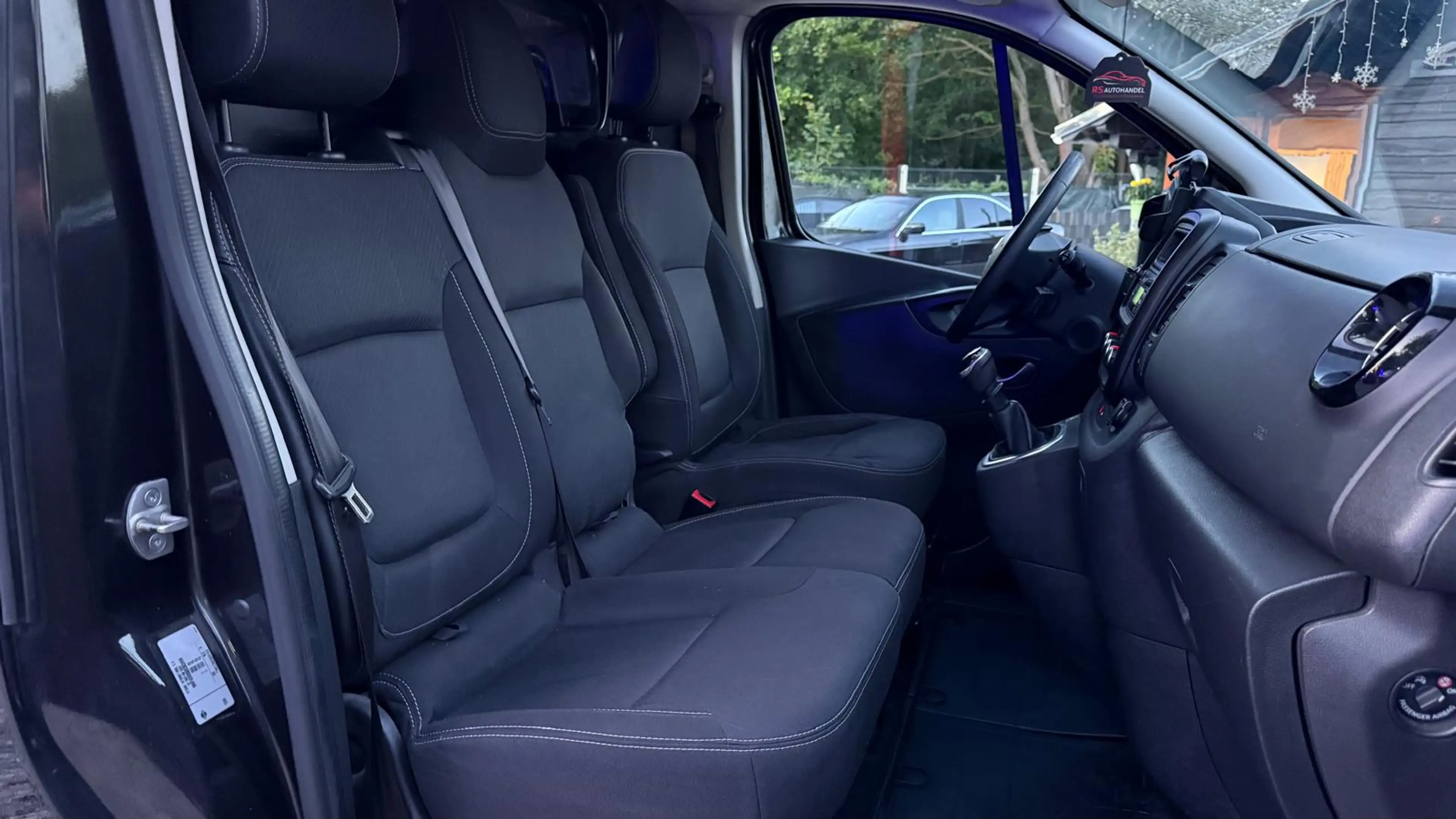 Nissan NV300 L1H1 2,7t COMFORT/Keyless/Temp./Kamera/PDC/AHK — photo 12