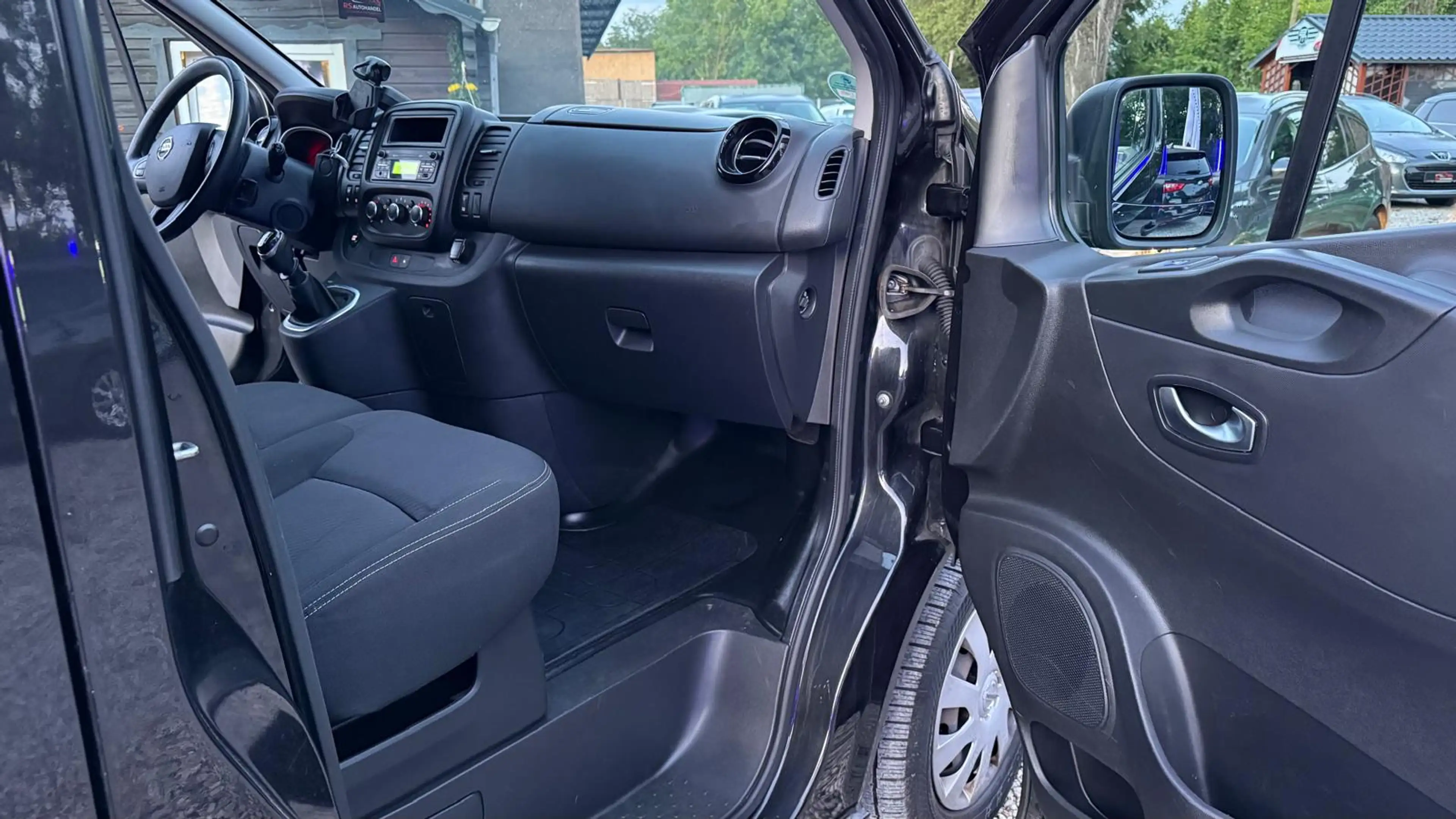 Nissan NV300 L1H1 2,7t COMFORT/Keyless/Temp./Kamera/PDC/AHK — photo 11