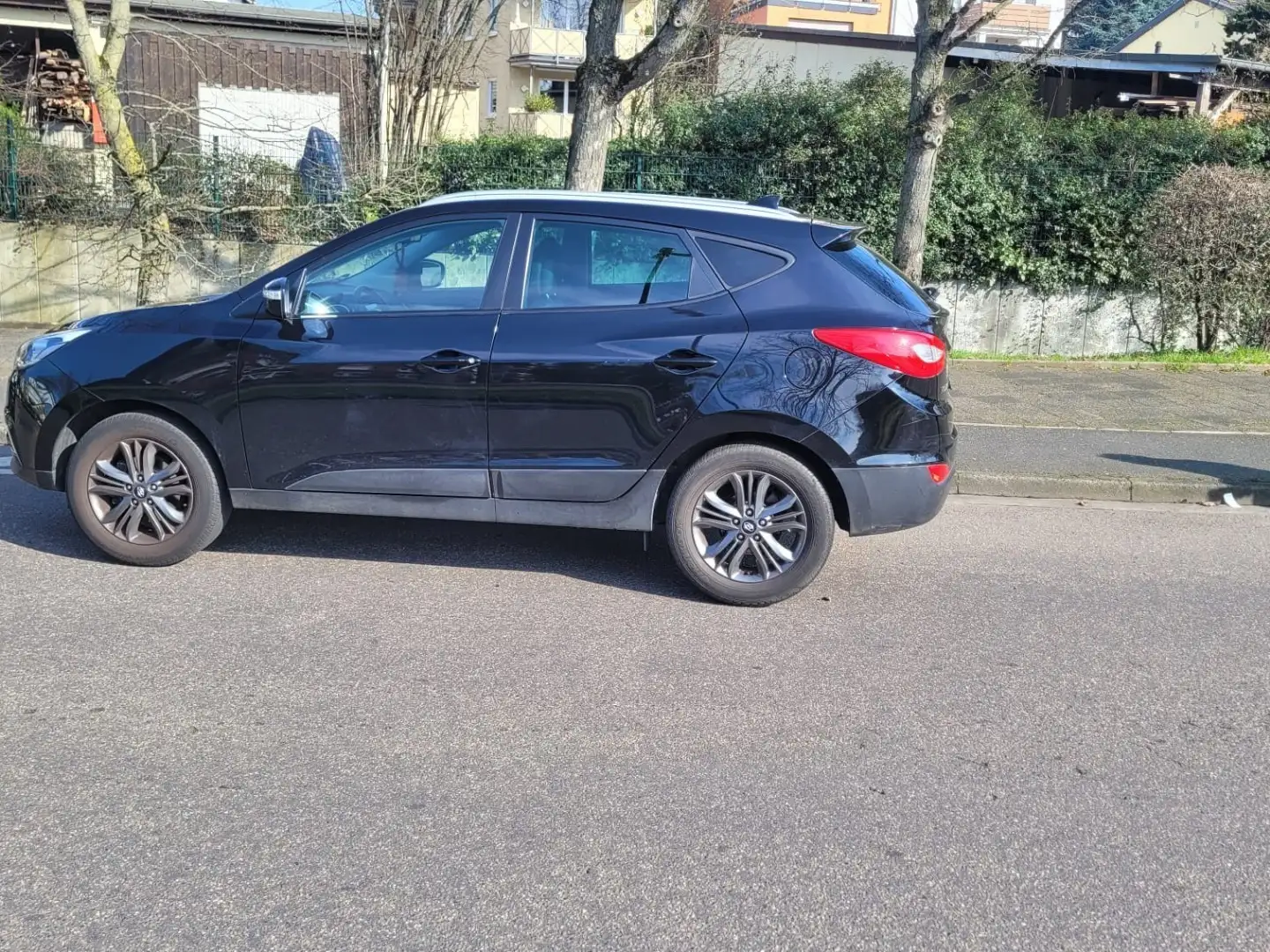 Hyundai iX35 FIFA World Cup Edition 2WD Schwarz - 1