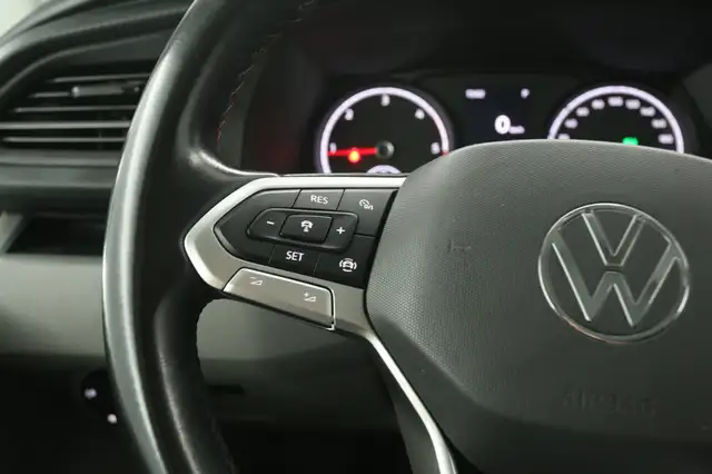 Volkswagen Transporter view 15