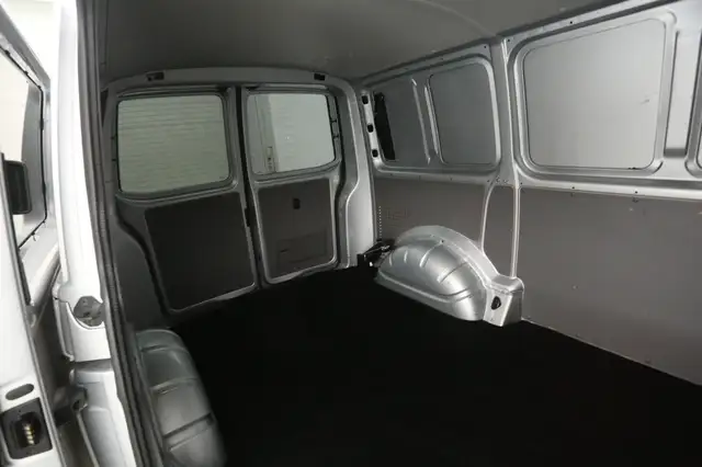 Volkswagen Transporter view 23