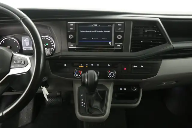 Volkswagen Transporter view 11