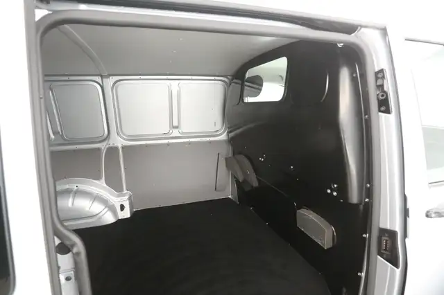 Volkswagen Transporter view 24