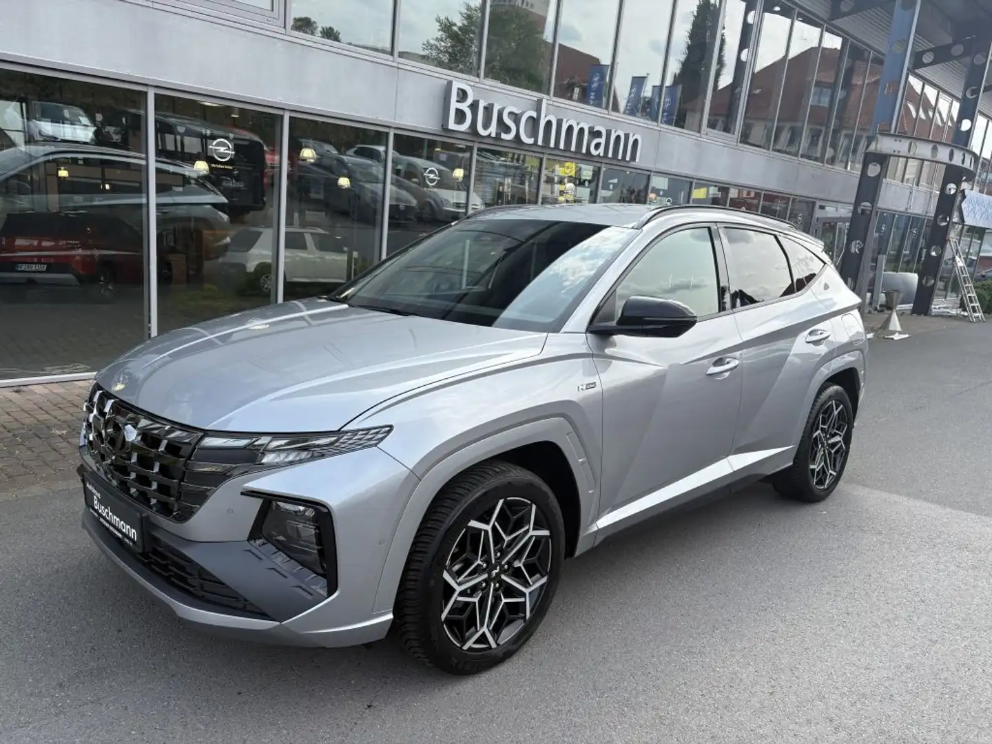 Hyundai TUCSON 1.6 T-GDi Plug-in-Hybrid 4WD N Line Silber - 1