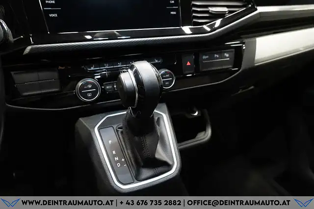 Volkswagen Multivan view 20