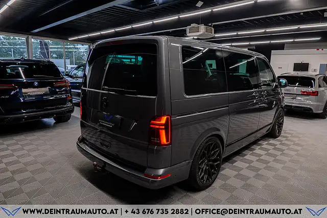 Volkswagen Multivan view 8