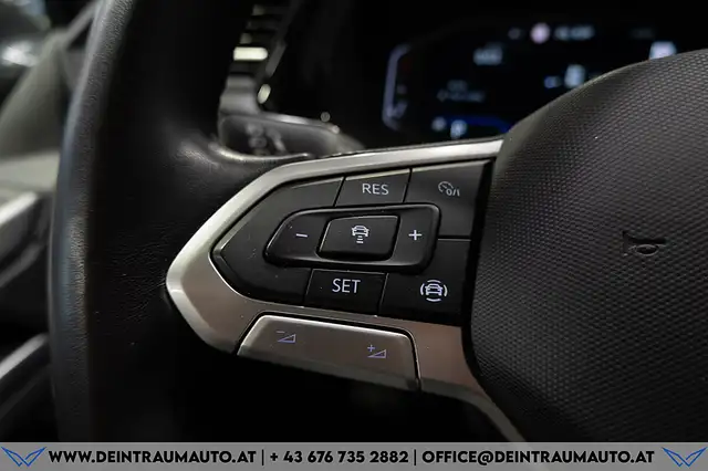 Volkswagen Multivan view 29