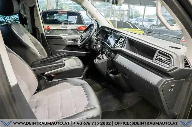 Volkswagen Multivan view 15