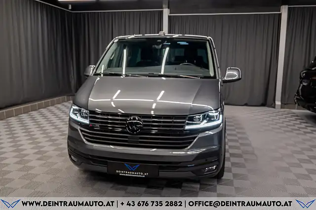 Volkswagen Multivan view 3