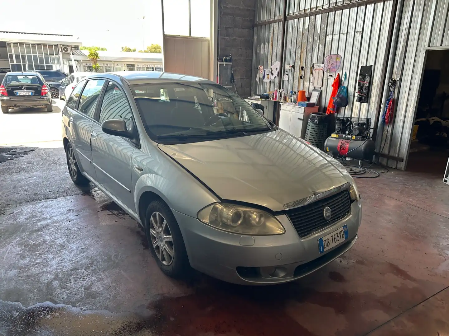 Fiat Croma 1.8 Mpi 16V Active GPL Gris - 1