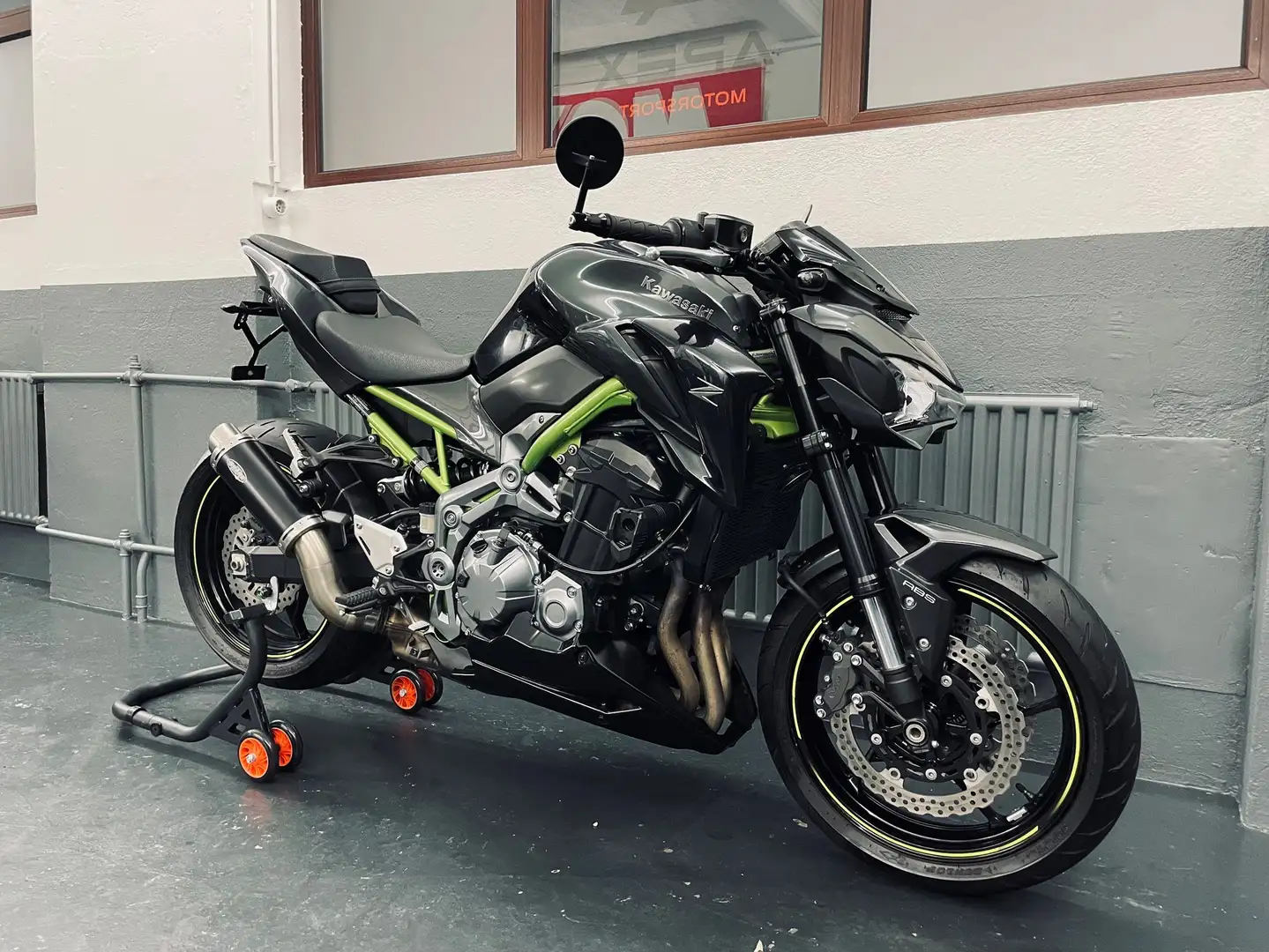 Kawasaki Z 900 Performance Gris - 1
