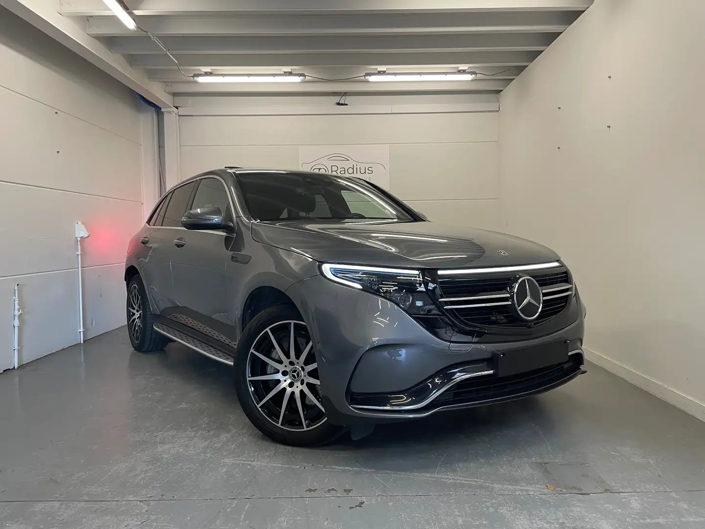 Mercedes-Benz EQC 400 EQC 400 4Matic AMG Line Gris - 2