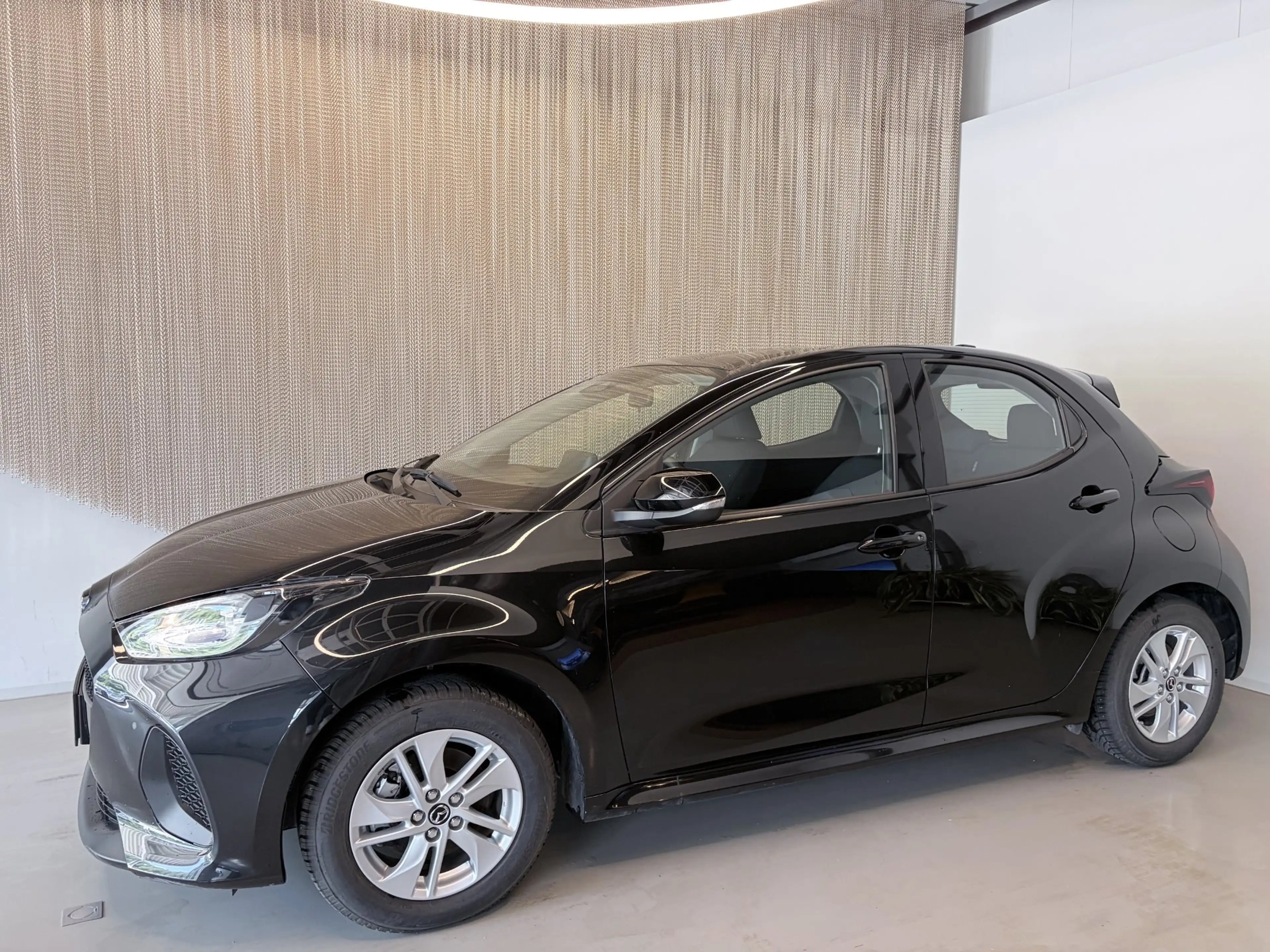 Mazda 2 Hybrid Exclusive Line — photo 3