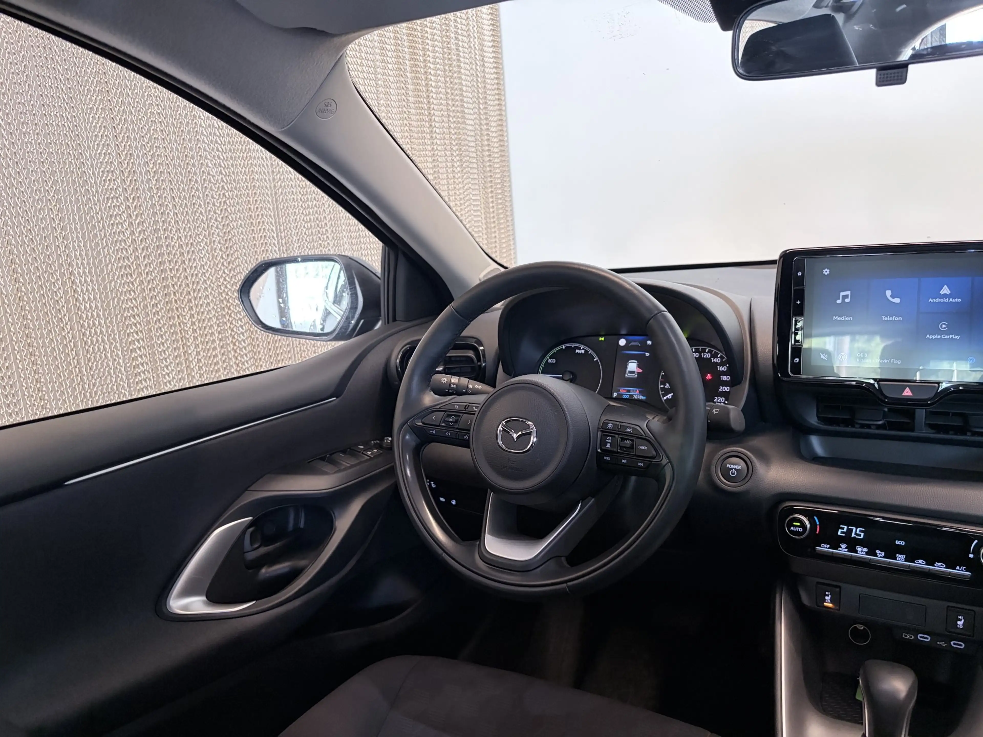 Mazda 2 Hybrid Exclusive Line — photo 10