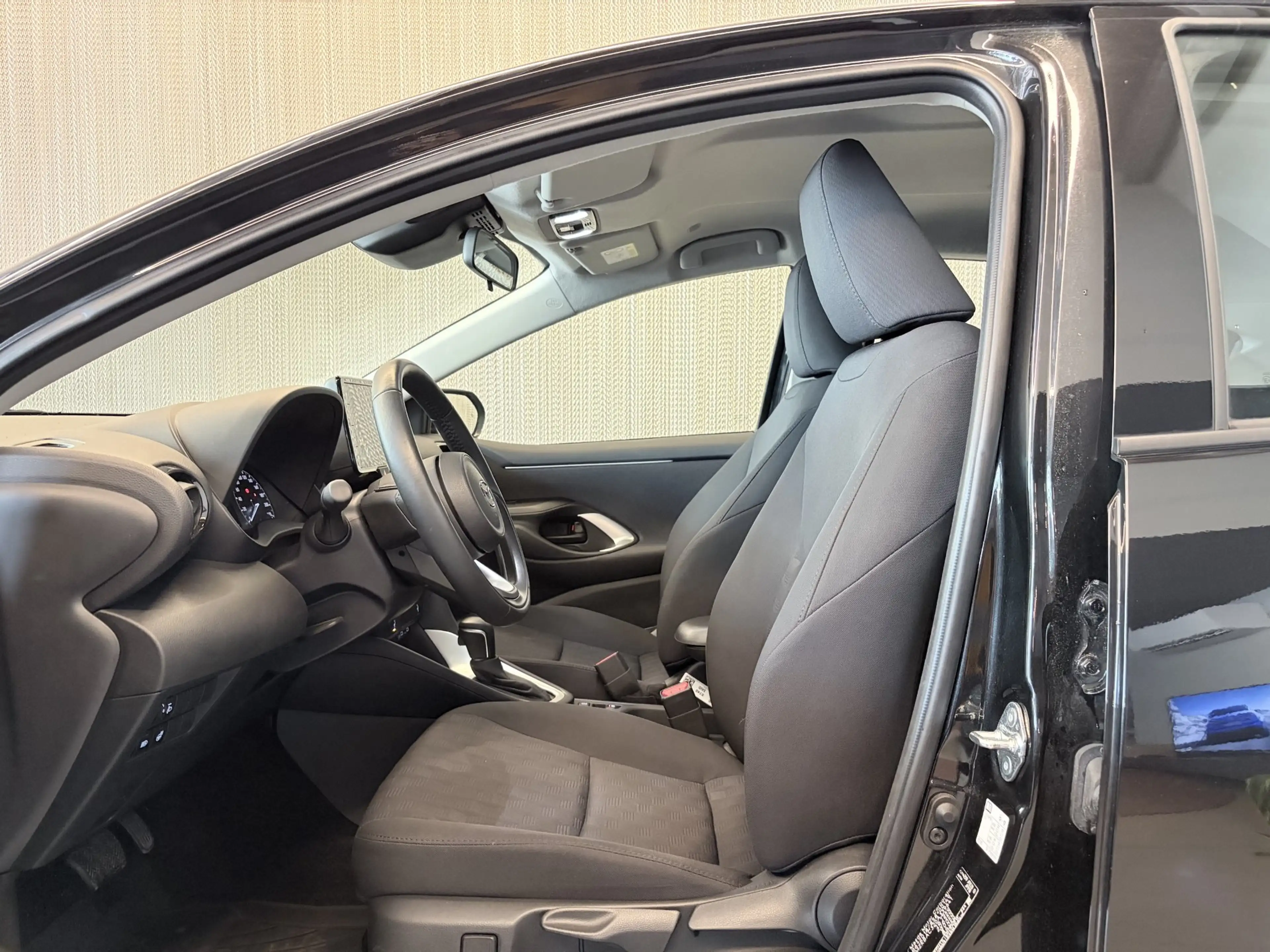 Mazda 2 Hybrid Exclusive Line — photo 8