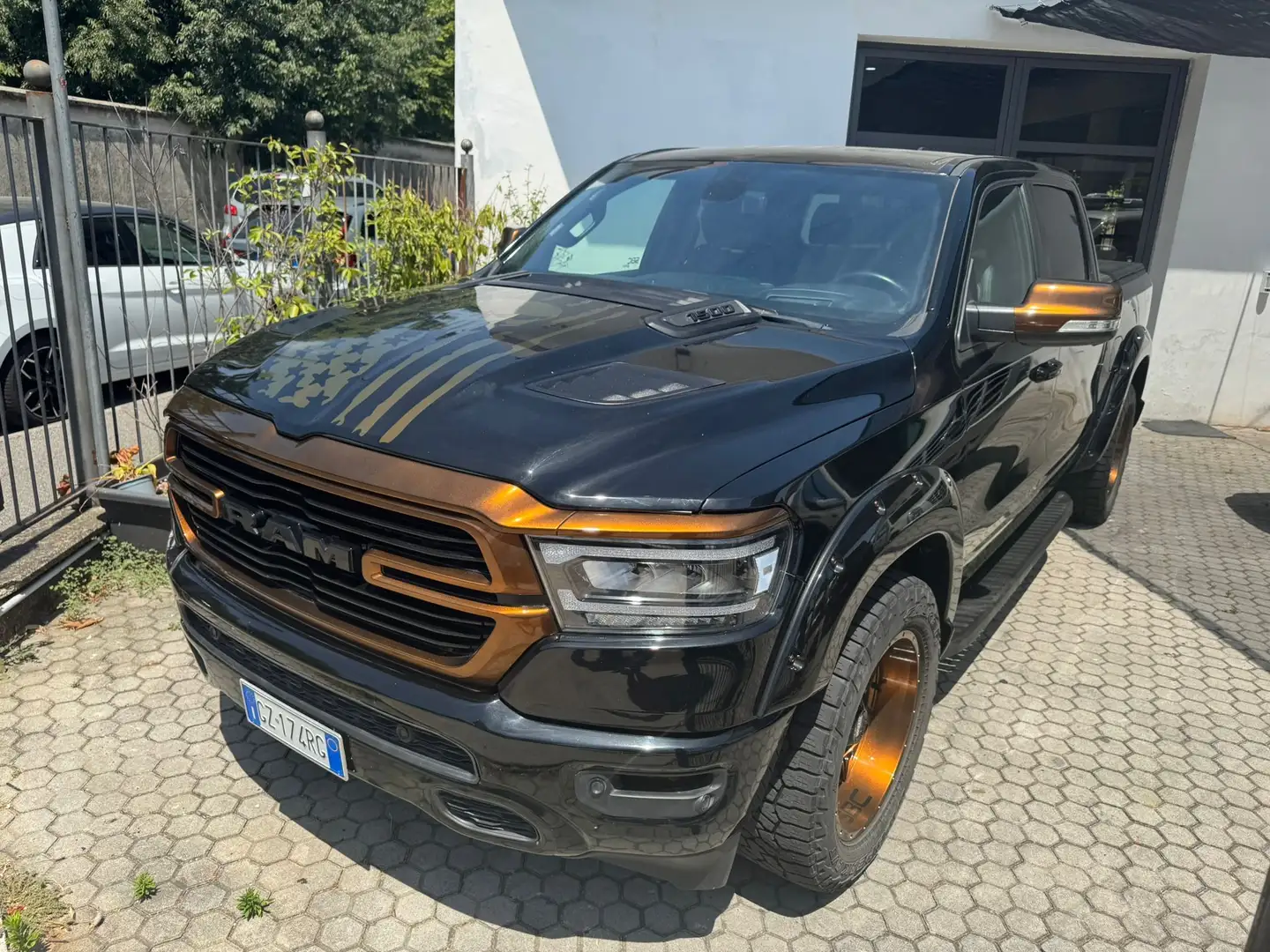 Dodge RAM 1500 5.7 V8 Crew Cab Laramie Sport  at8 - 2