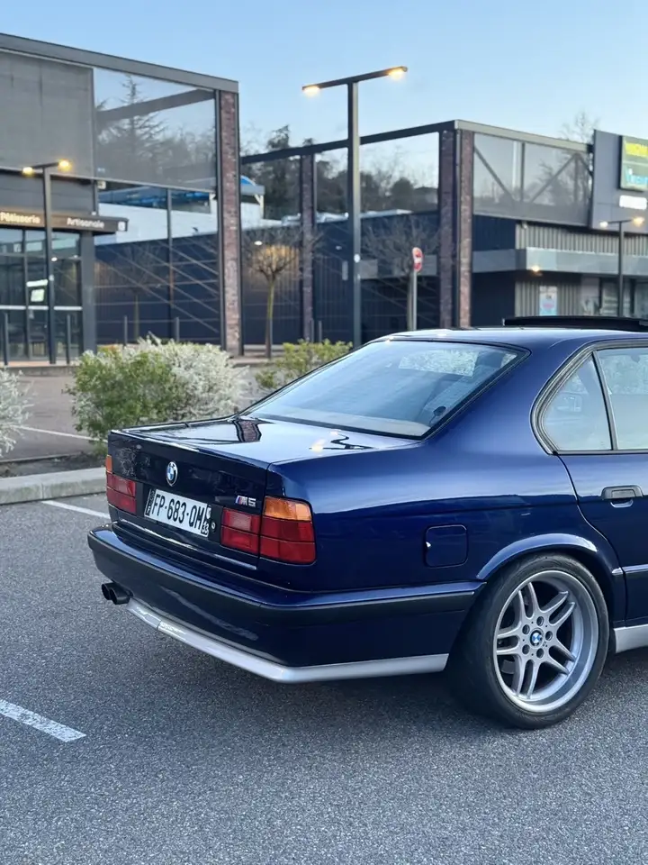 BMW M5 3.6, foto 4