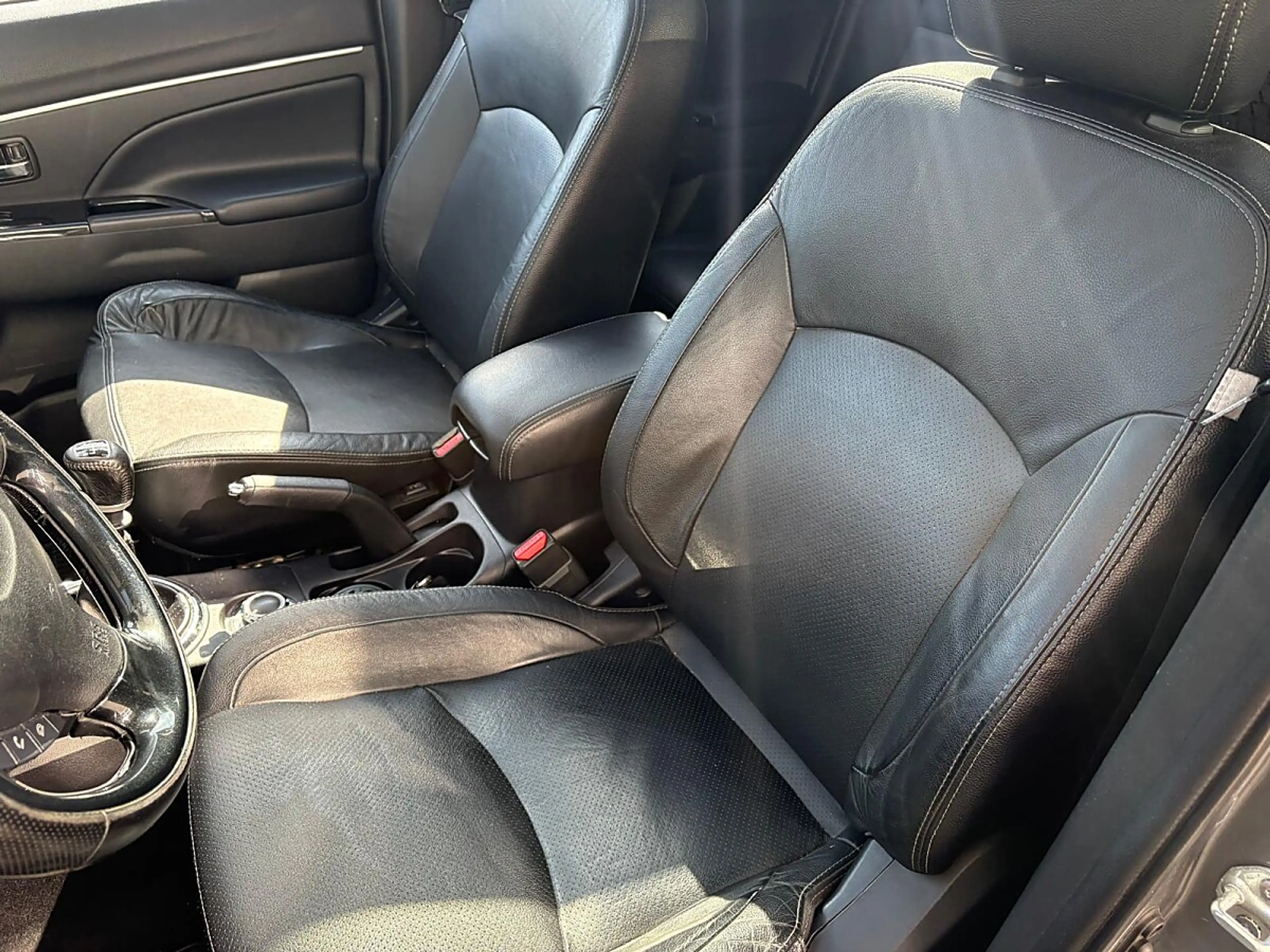 Peugeot 4008 1,8 HDi 150 ALLRAD, FAP Allure **TOP*** — photo 5