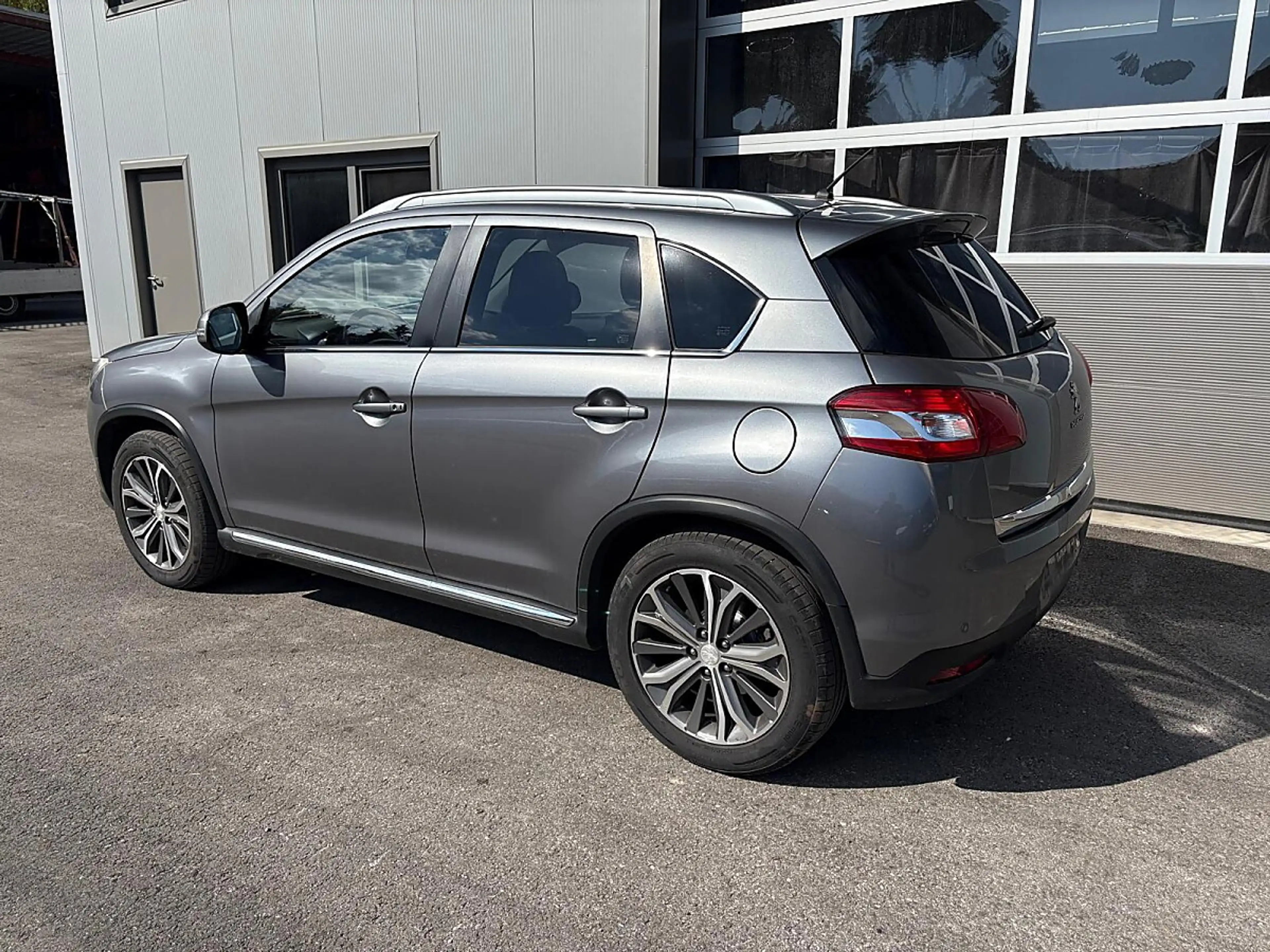 Peugeot 4008 1,8 HDi 150 ALLRAD, FAP Allure **TOP*** — photo 2