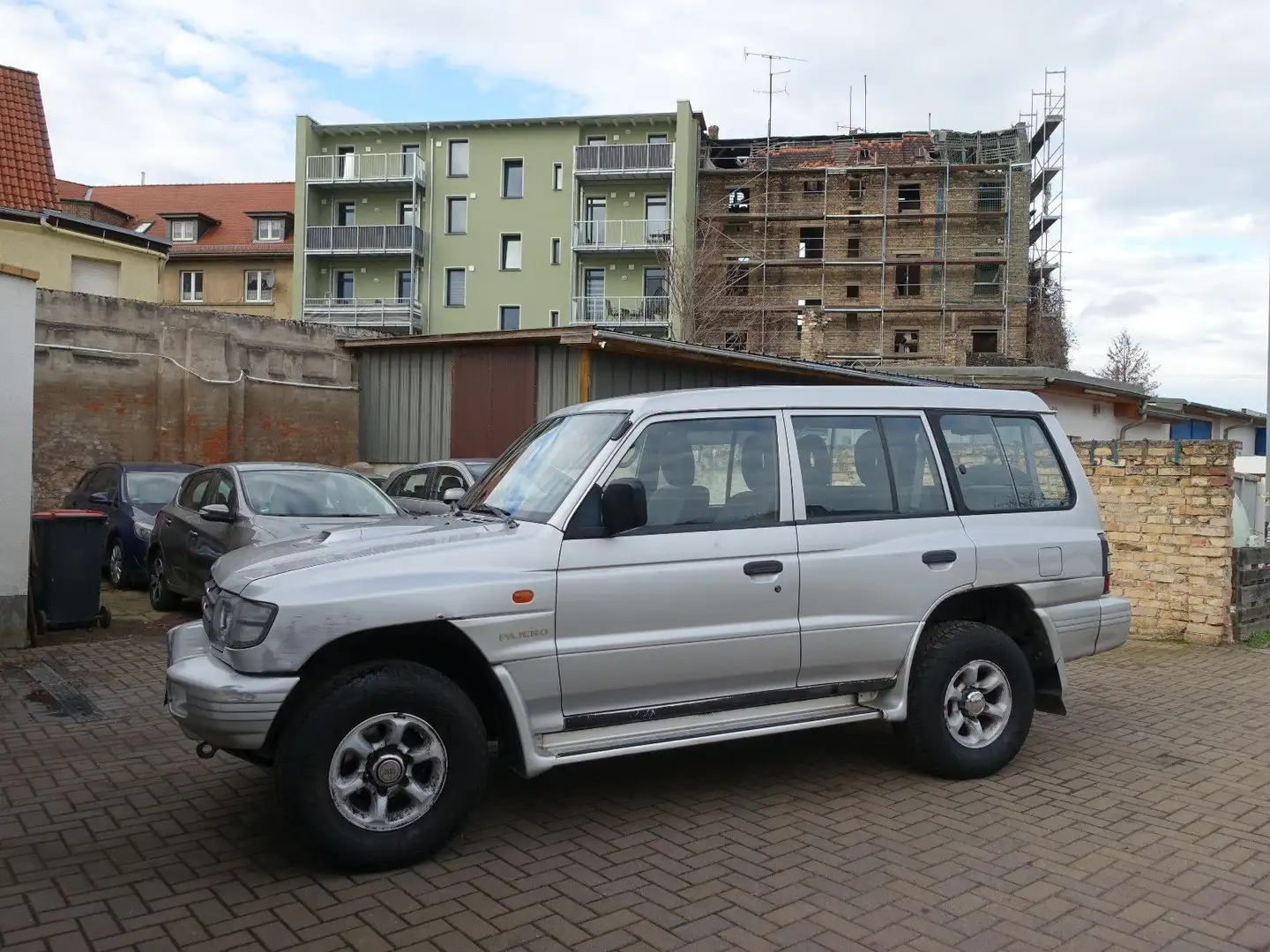 Mitsubishi Pajero TD 4WD Classic 2500, 7-Sitze, Kima, AHK Silber - 2