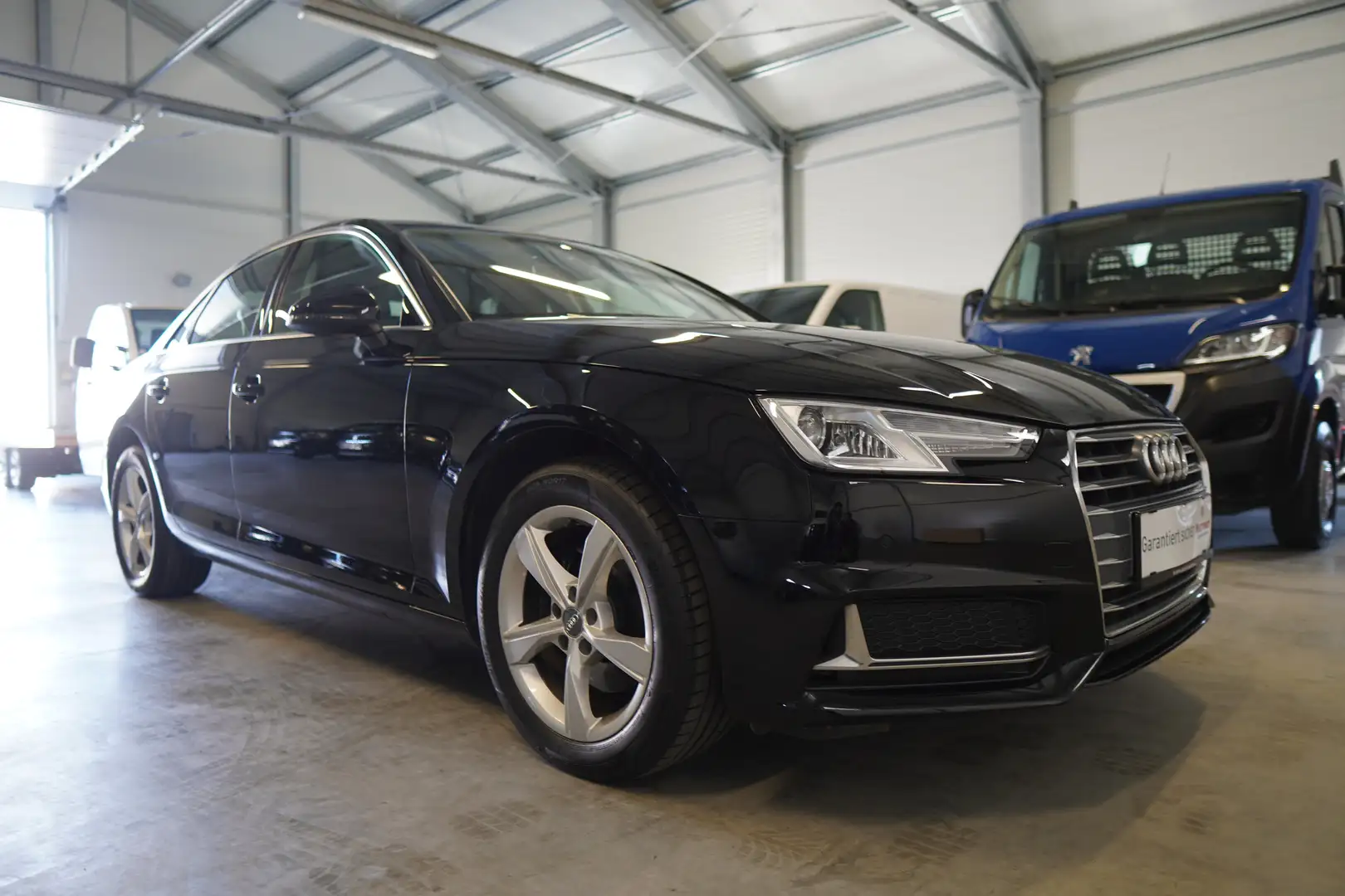 Audi A4 35 TFSI sport S-tronic VIRTUAL COCKPIT LEDER AHK Noir - 1
