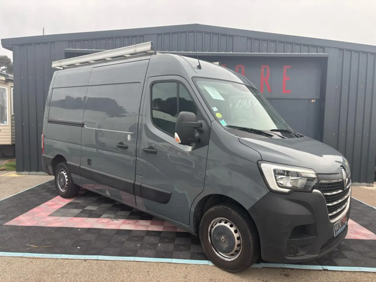 Renault Master F3300 L2H2 2.3 DCI 135CH GRAND CONFORT E6 Gris - 2