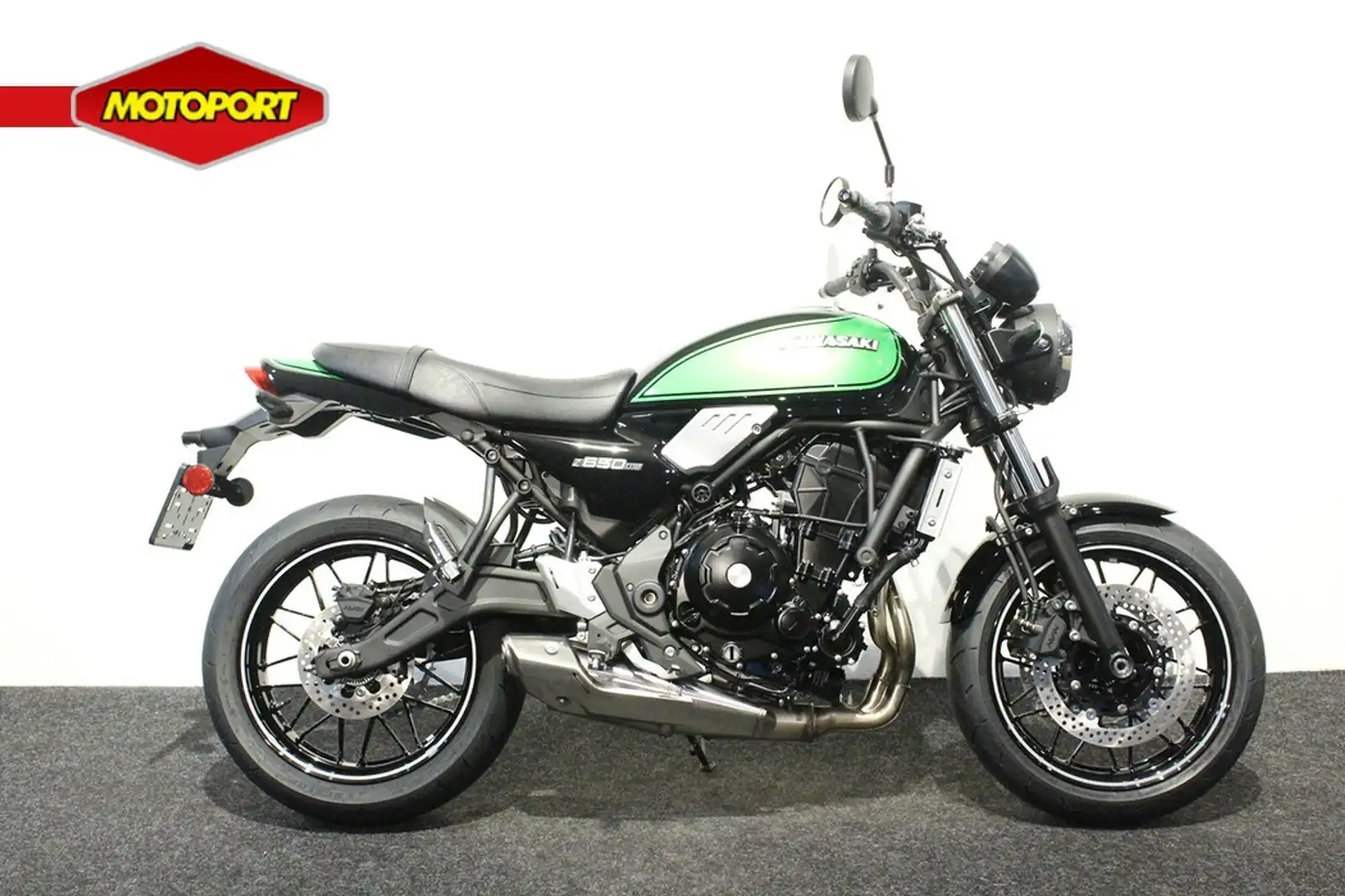 Kawasaki Z 650 RS Verde - 1