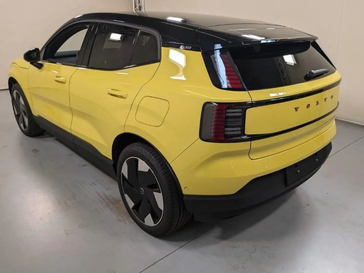 Volvo EX30 Ultra 2WD Pure Electric Amarillo - 2