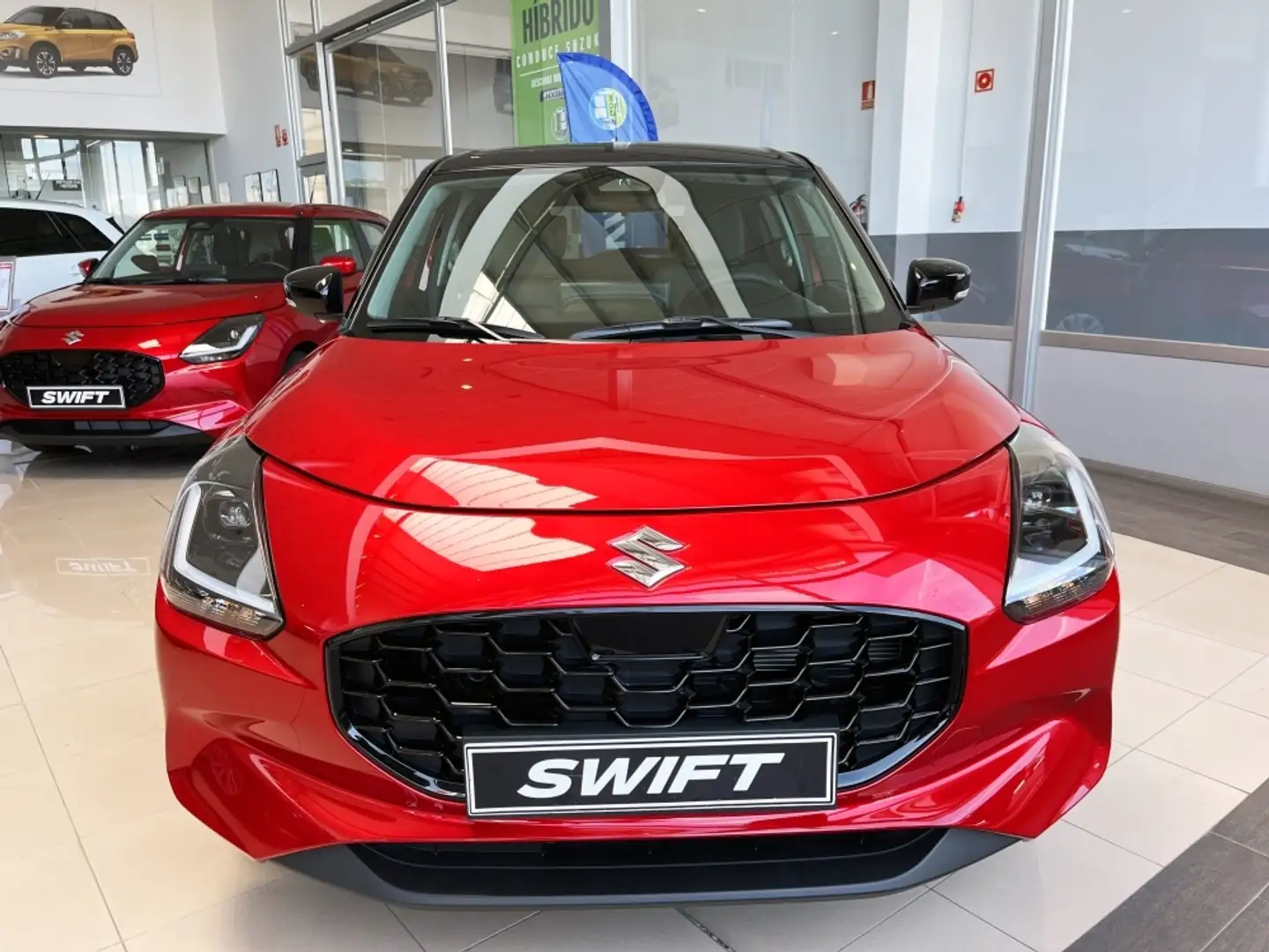 Suzuki Swift 1.2 Mild Hybrid S3 CVT Rojo - 2