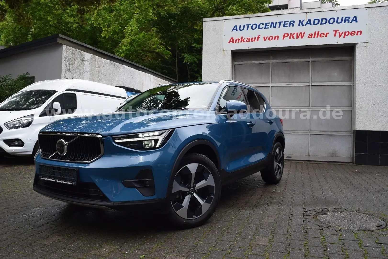 Volvo XC40 B3Core,360°K,Leder,Blis+ACC,Voll-LED,el,Sit Blau - 1