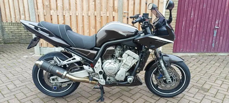 Yamaha FZS 1000