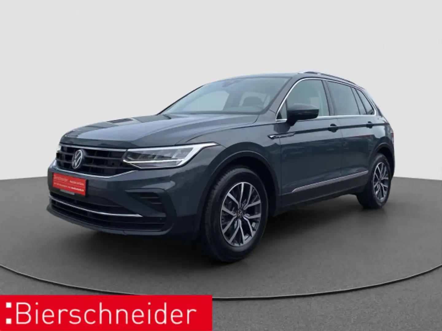 Volkswagen Tiguan 1.5 TSI DSG Life AHK PANO ergoActive Grau - 2