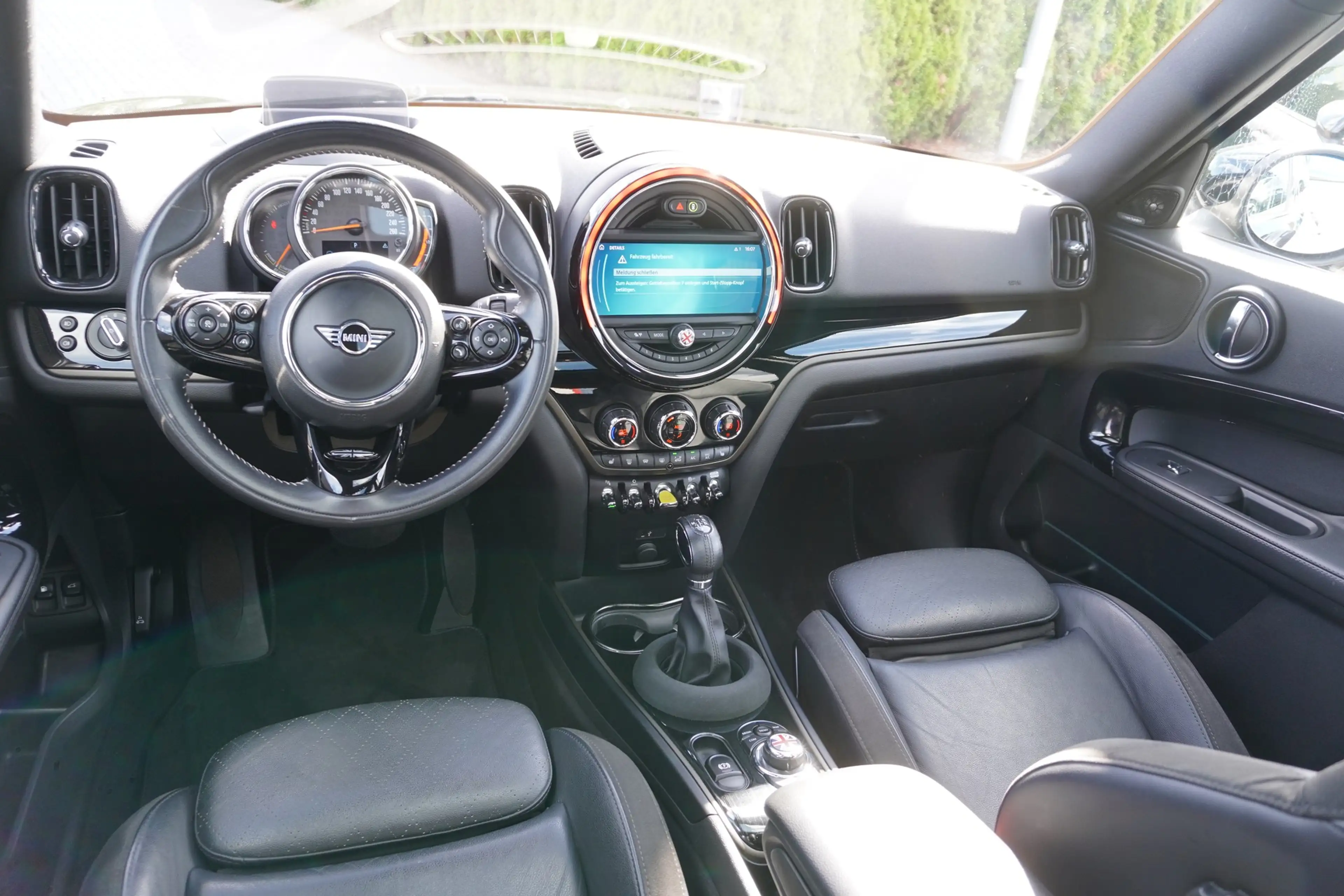 MINI Cooper Countryman SE All4 LED Navi ACC Panorama — photo 9