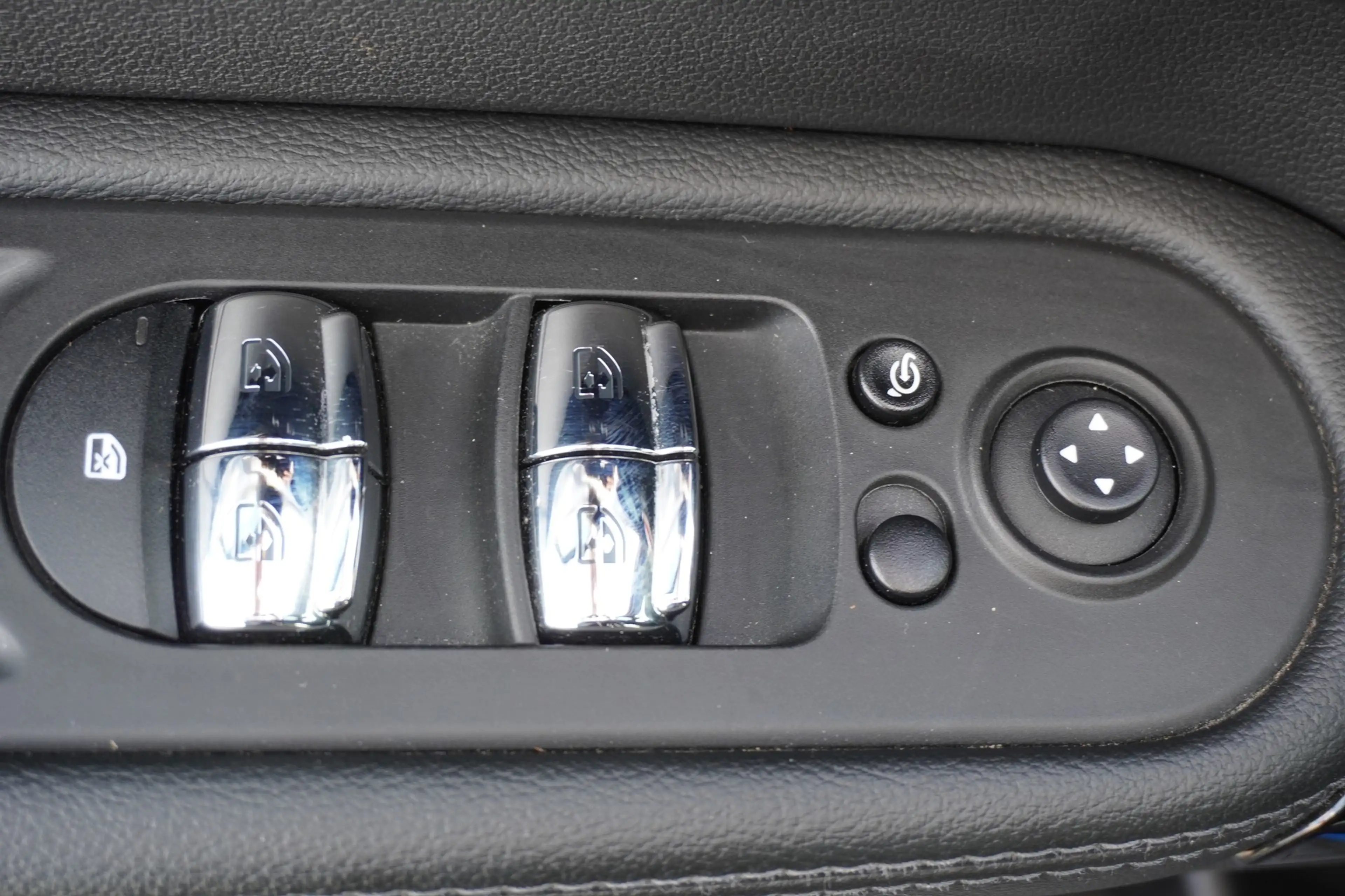 MINI Cooper Countryman SE All4 LED Navi ACC Panorama — photo 14