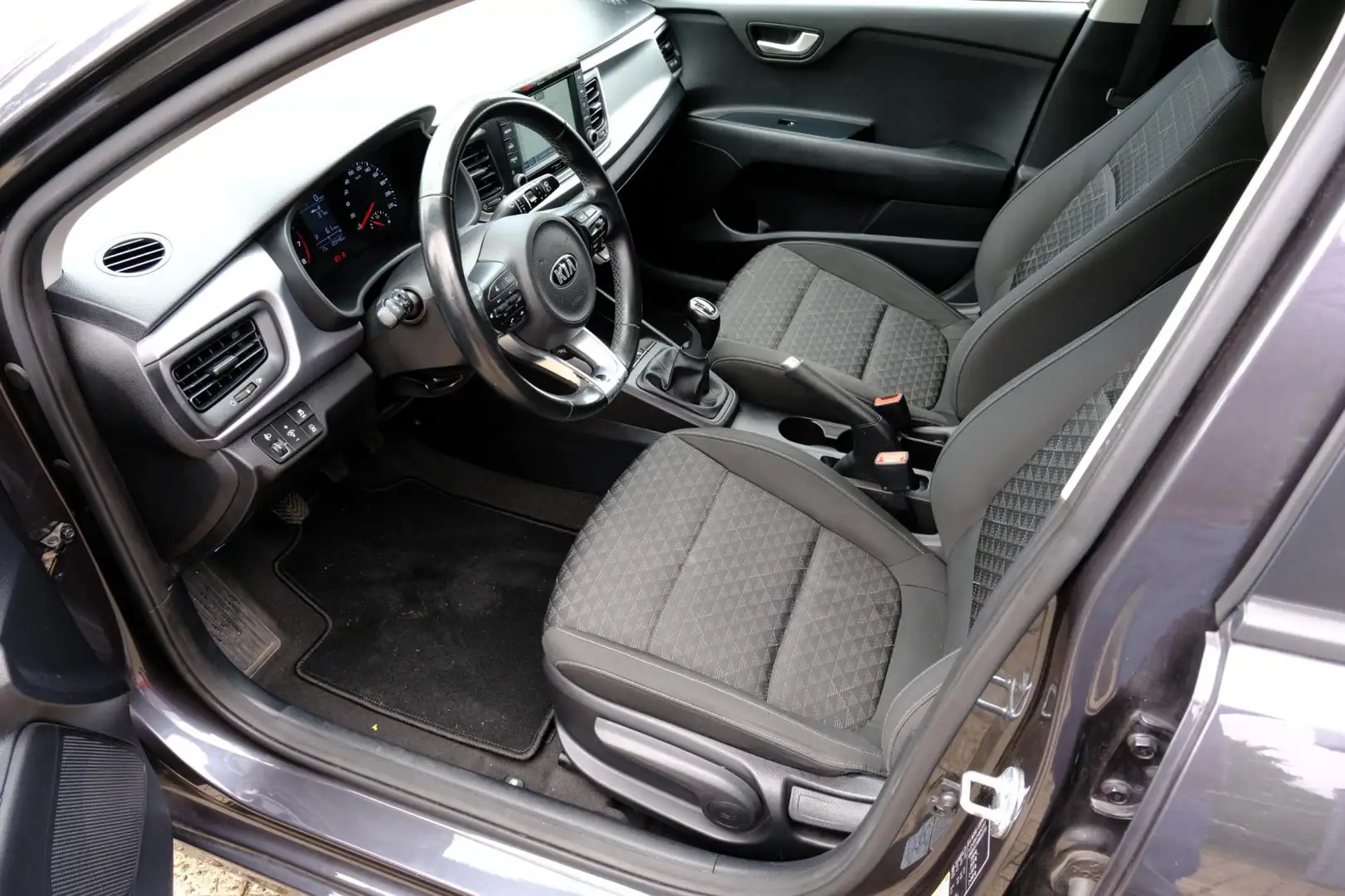 Kia Rio 1.0 TGDI 100pk ComfortPlusLine Navigator Cam|Navi| Szürke - 2