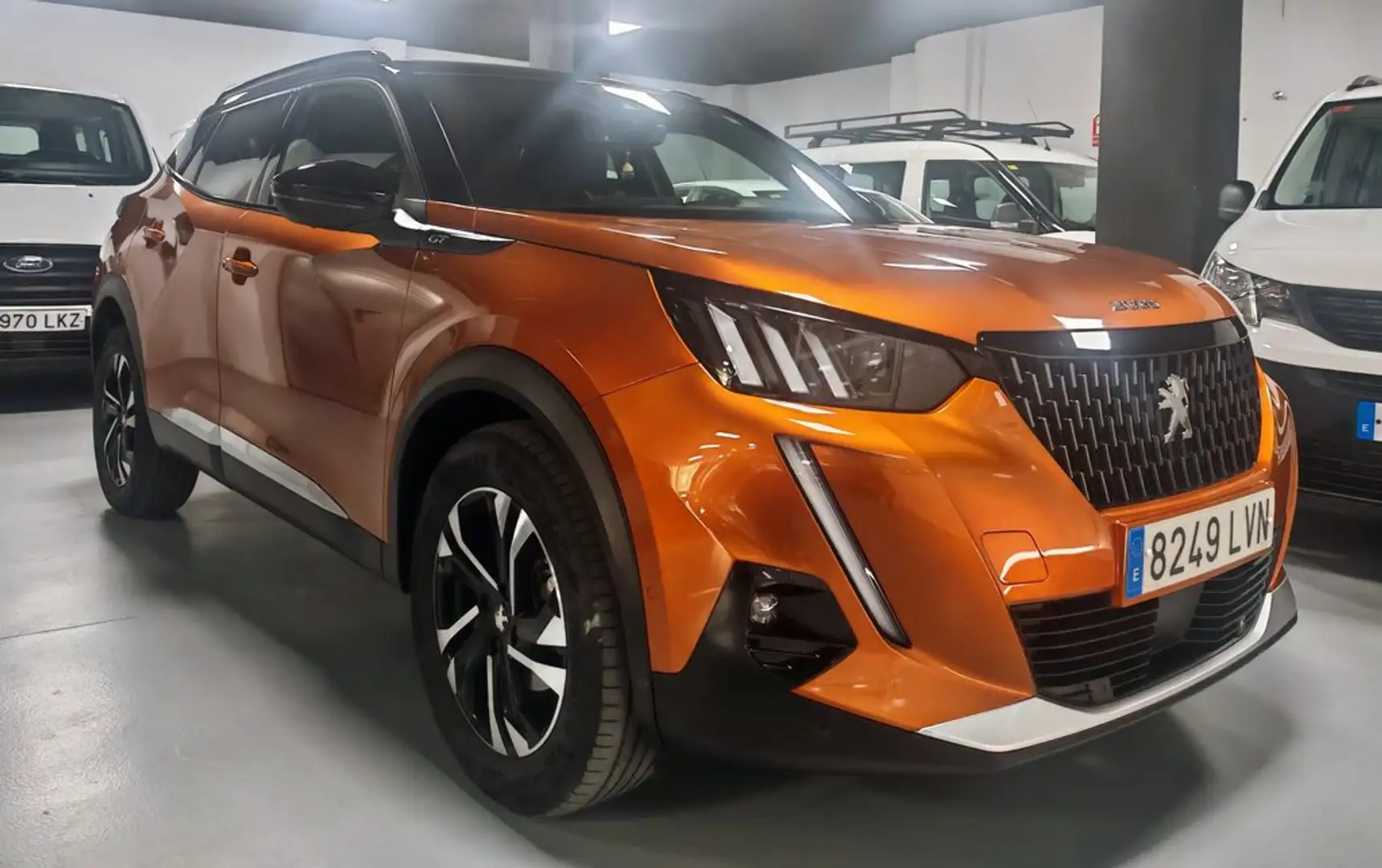 Peugeot 2008 GT Pack Puretech 130 S&S EAT8 Naranja - 1