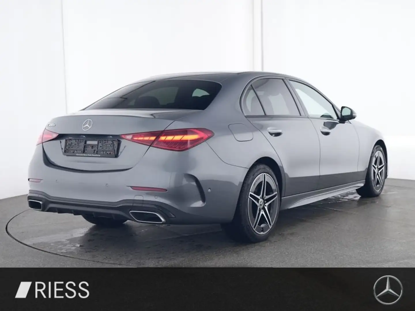 Mercedes-Benz C 300 e AMG Sport Night Distr AHK 360 Keyless Grau - 2