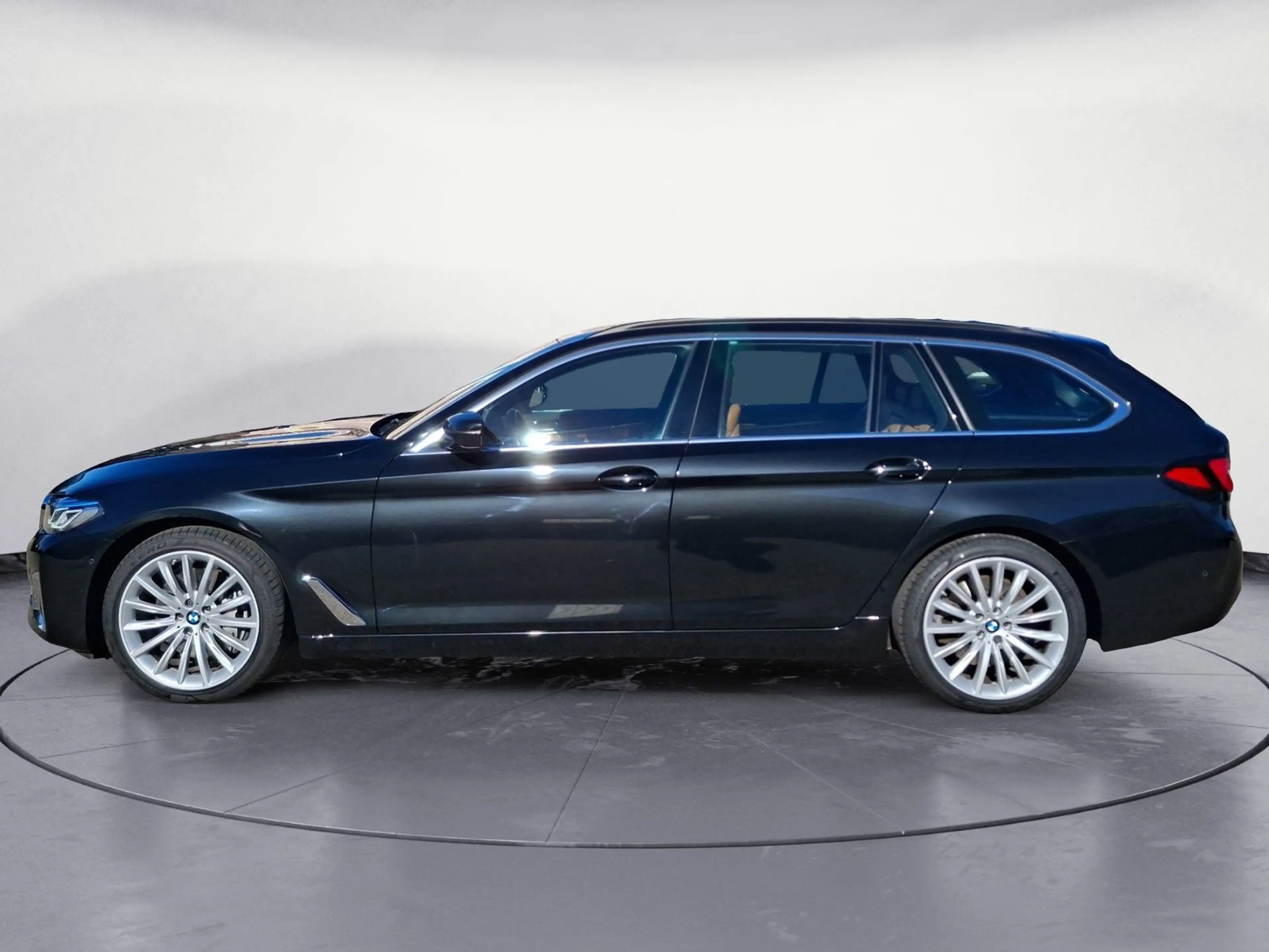 BMW 530 d Touring Luxury Line Innovationsp. Aut. AHK — photo 4