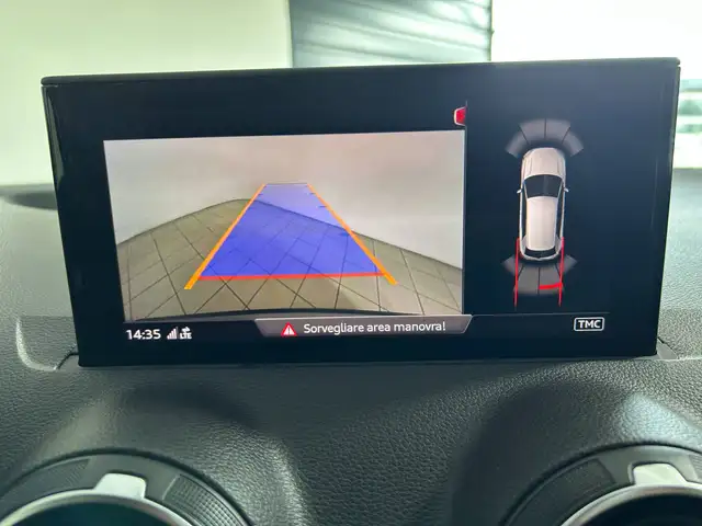 Audi Q2 view 16