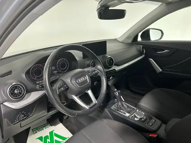 Audi Q2 view 9