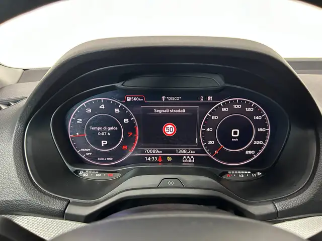 Audi Q2 view 13