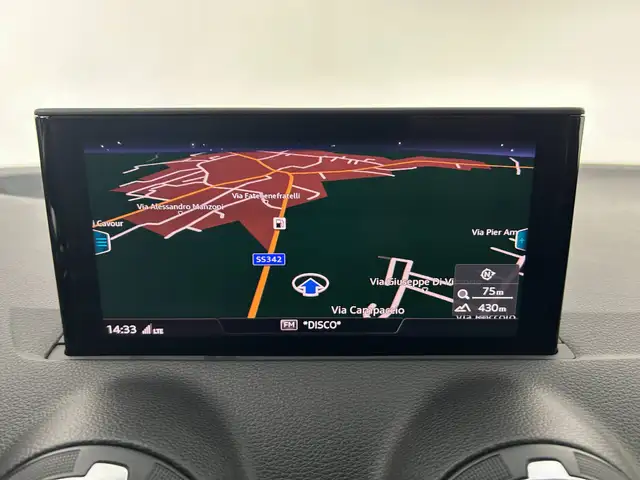 Audi Q2 view 15