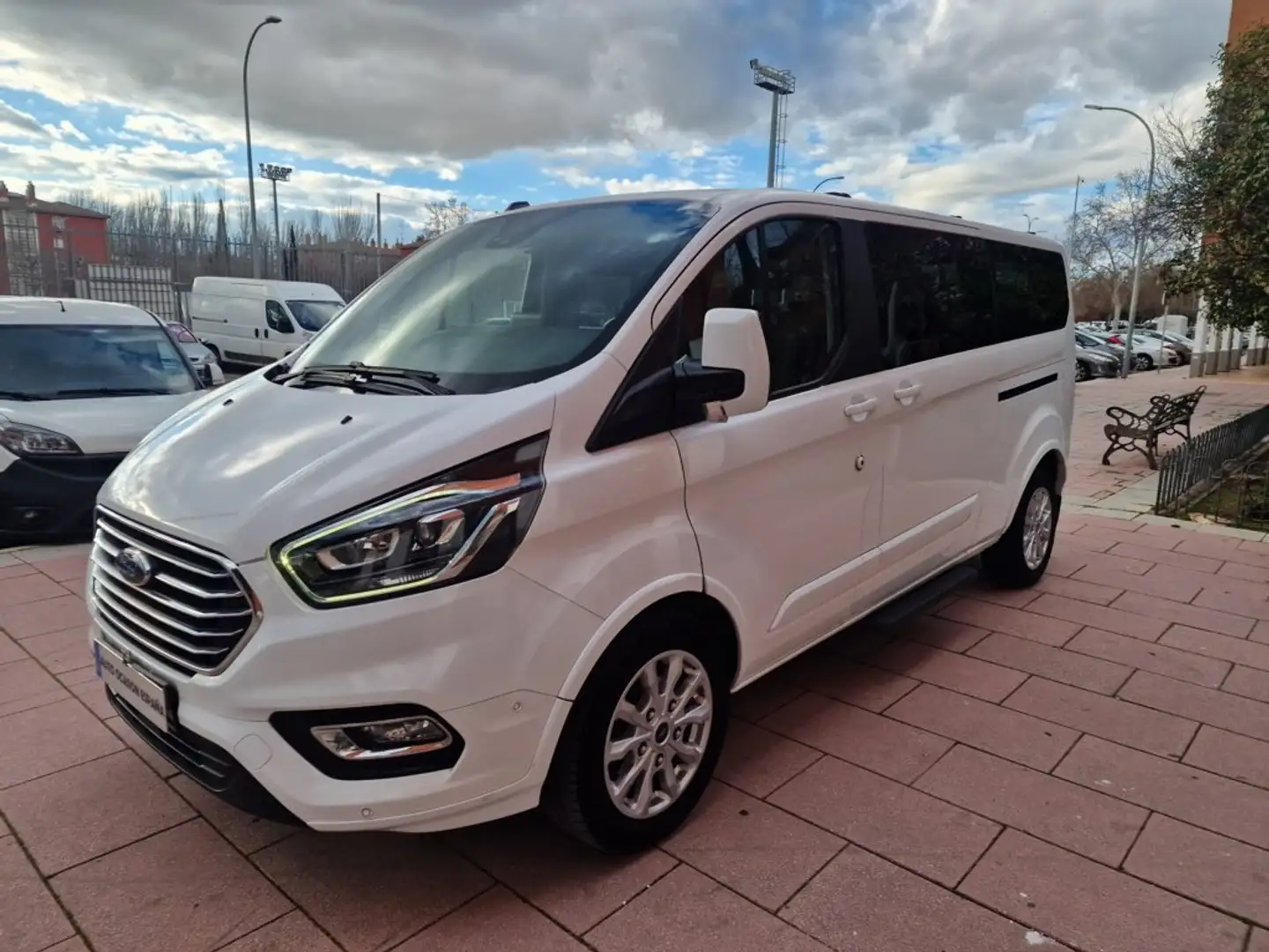 Ford Tourneo Custom 2.0 EcoBlue Sport 185 Blanco - 1