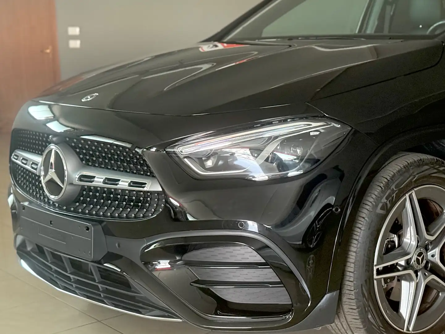 Mercedes-Benz GLA 200 d AMG Line Premium auto 4Matic multibean Negro - 1