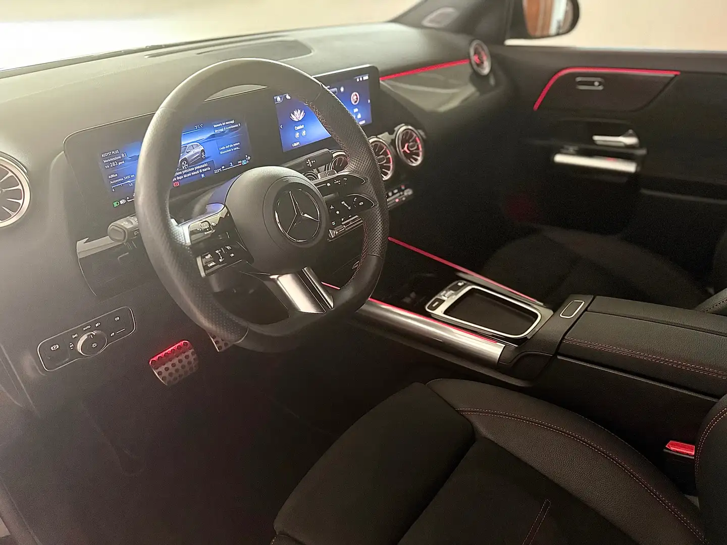 Mercedes-Benz GLA 200 d AMG Line Premium auto 4Matic multibean Negro - 2