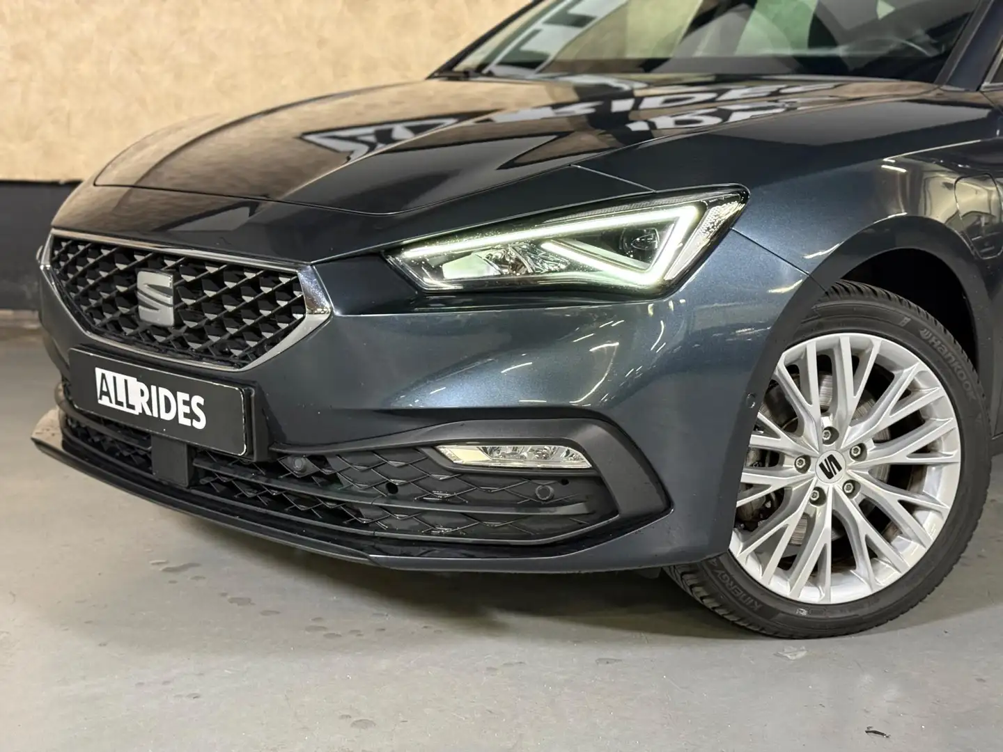 SEAT Leon e-Hybrid Sportstourer 1.4 TSI eHybrid PHEV Xcellence | Keyl Šedá - 2