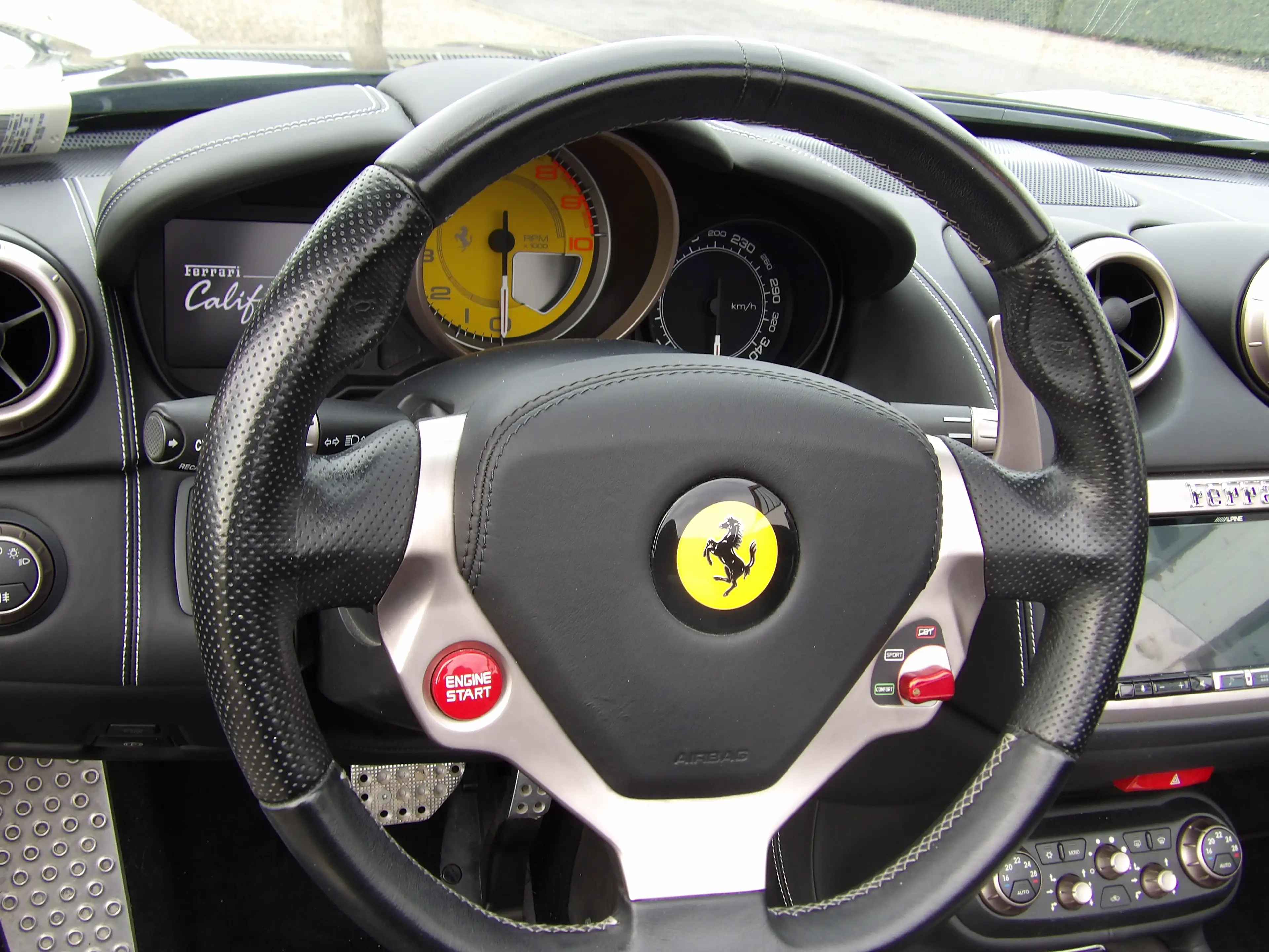 Ferrari California California 4.3i V8 — photo 9