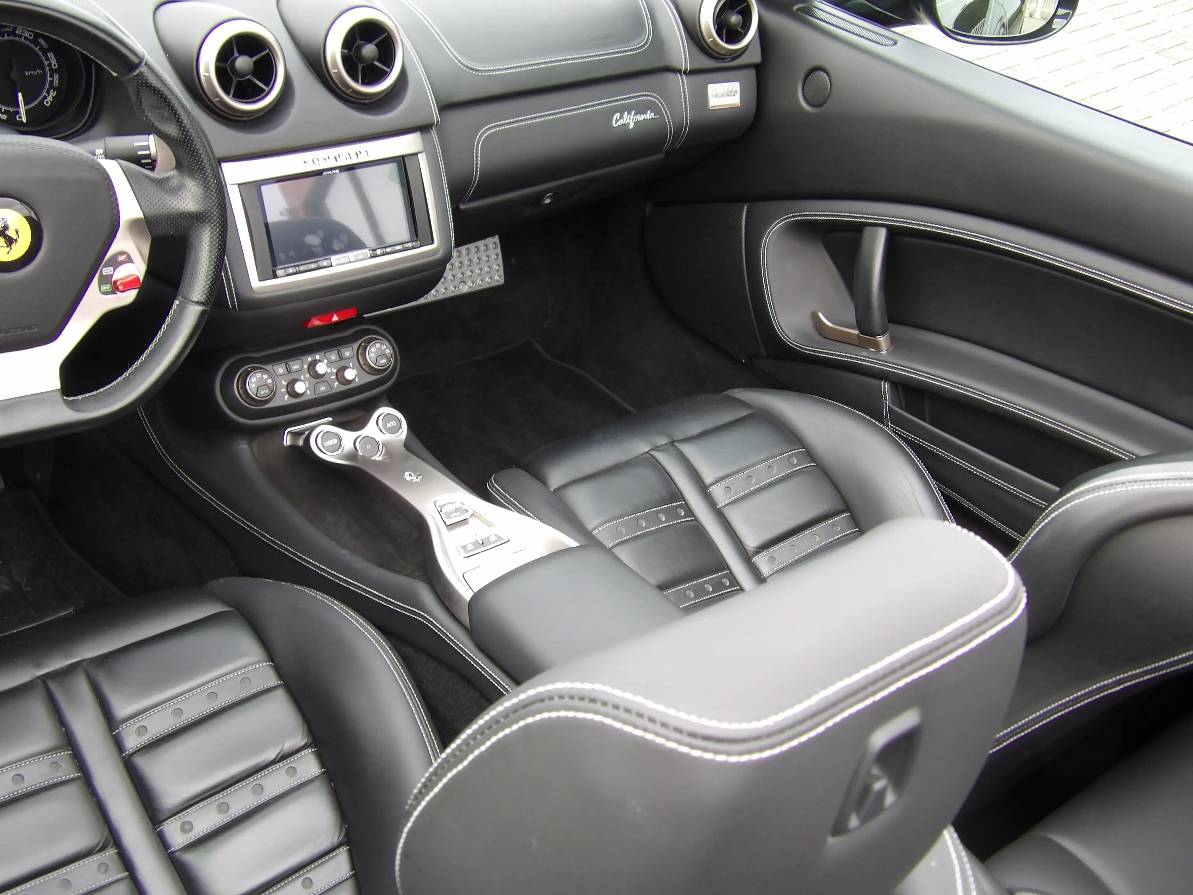 Ferrari California California 4.3i V8 — photo 7