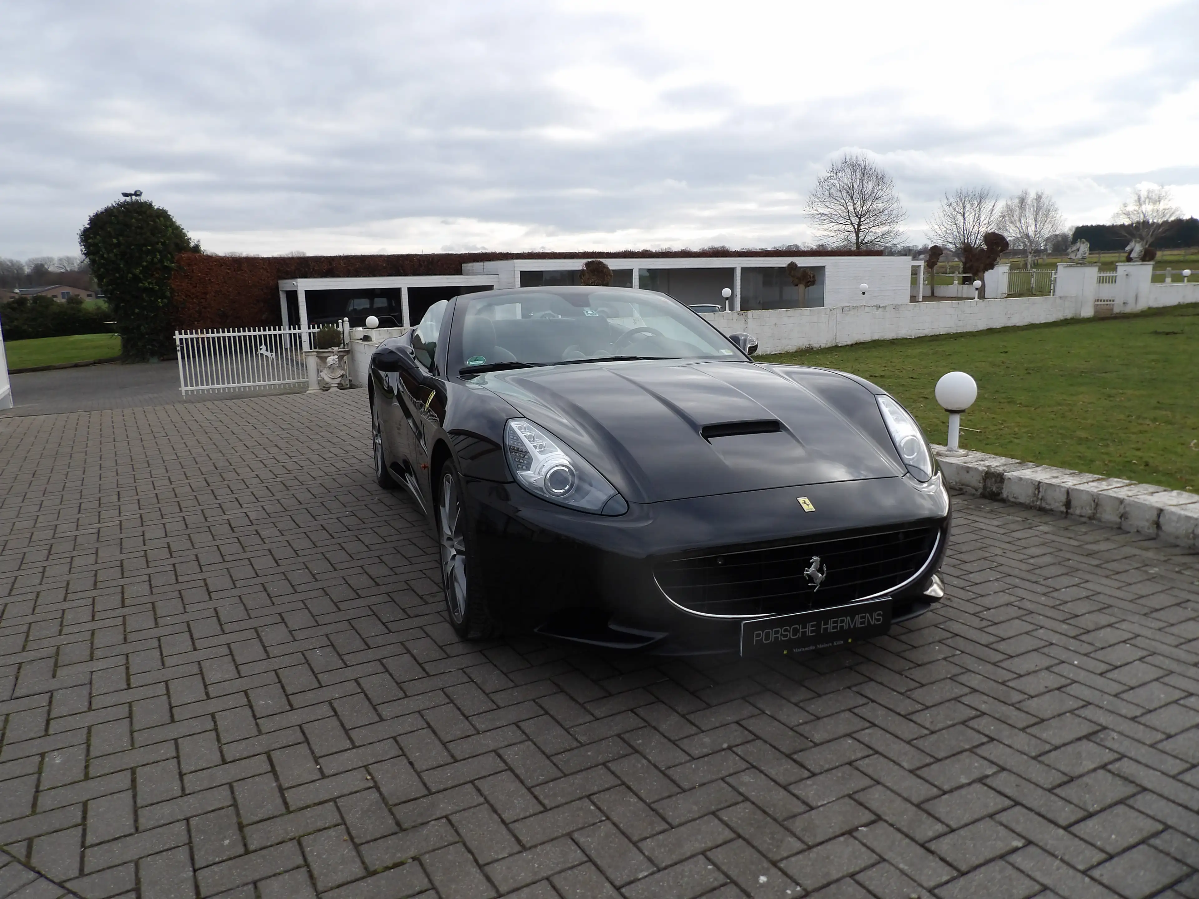 Ferrari California California 4.3i V8 — photo 12