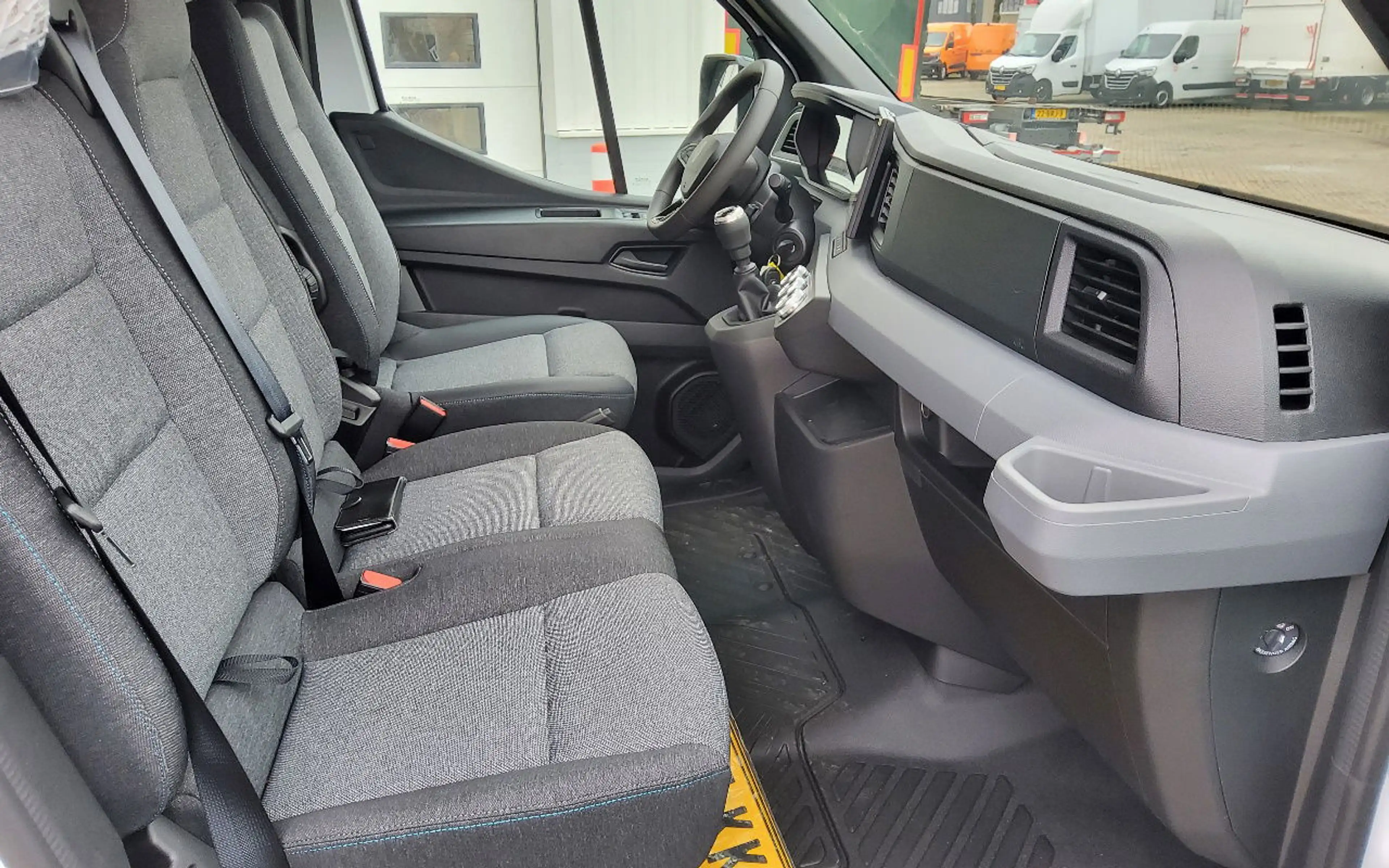Renault Master 150.35 L2H2 - V-97-LRK - DUBBELE CABINE UITVOERING — photo 14